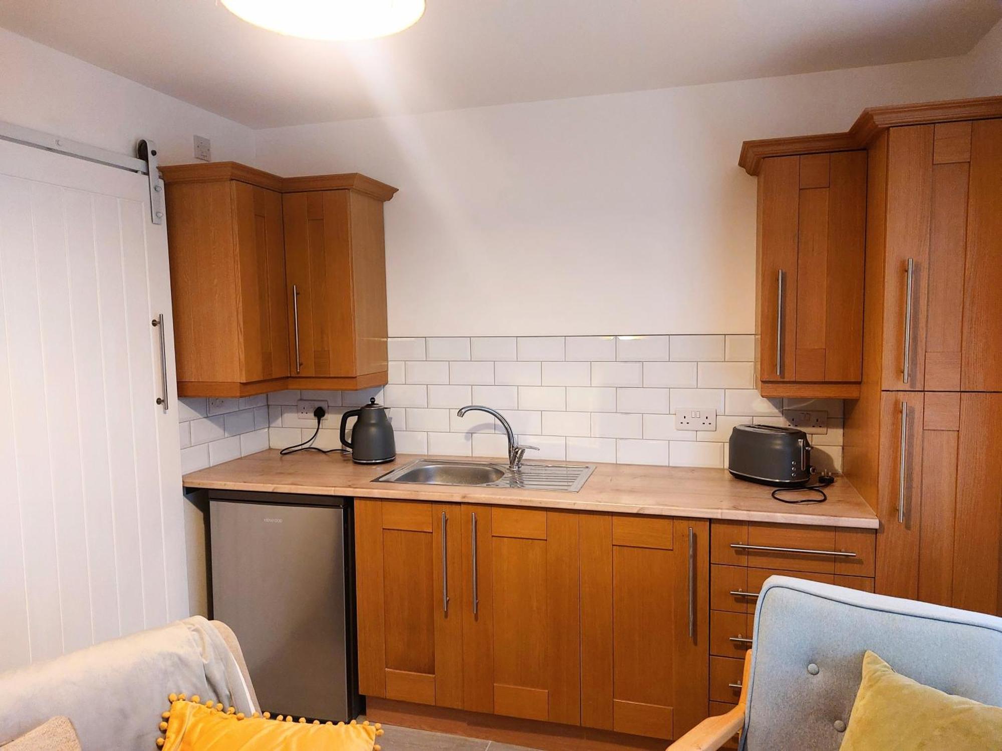 Charming 1 Bedroom Self-contained Flat. Apartment